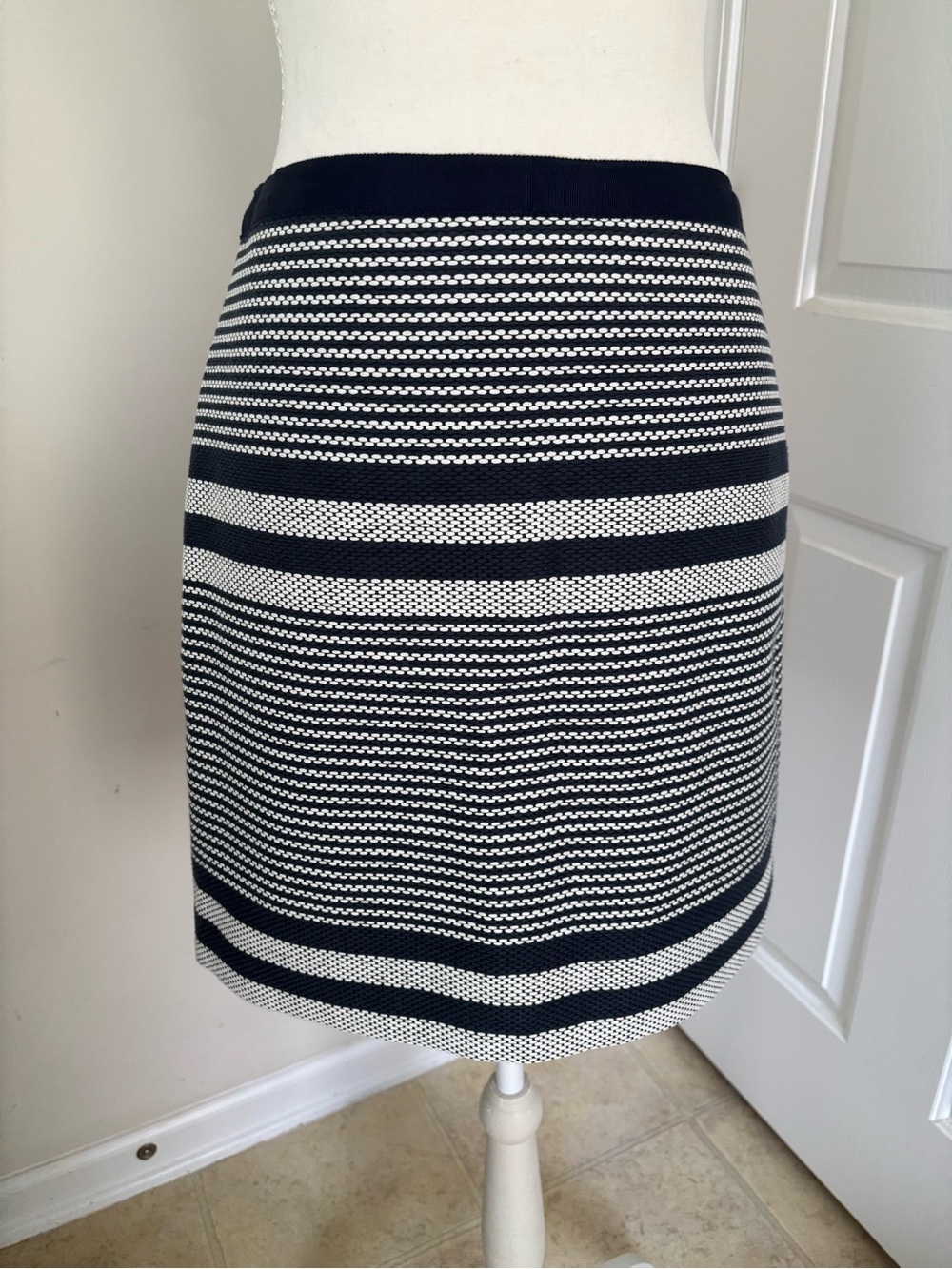 NWT J.Crew Striped Pencil Skirt Navy Blue White Office Career Preppy 2P